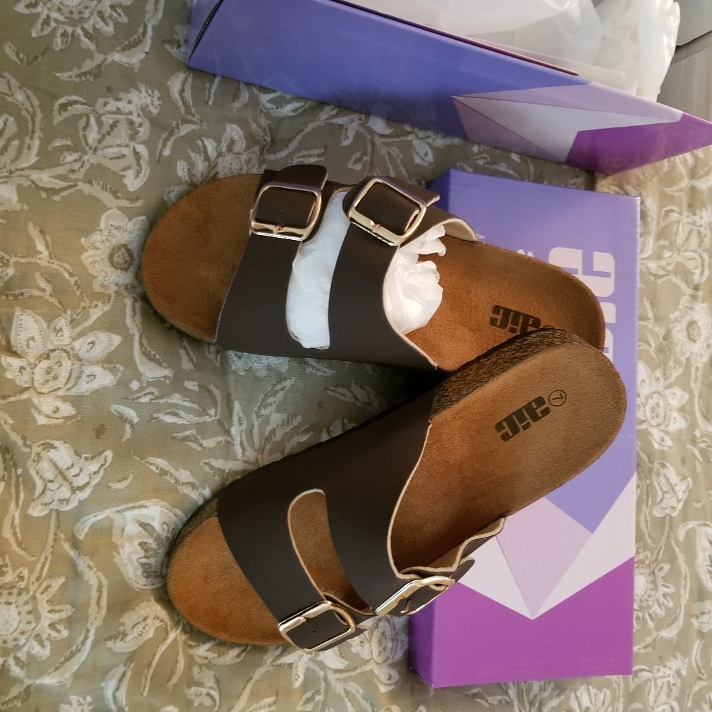 NIB Aiwics Brown Women's Sandals Size 7 Fit Wider Width. - Picture 4 of 4